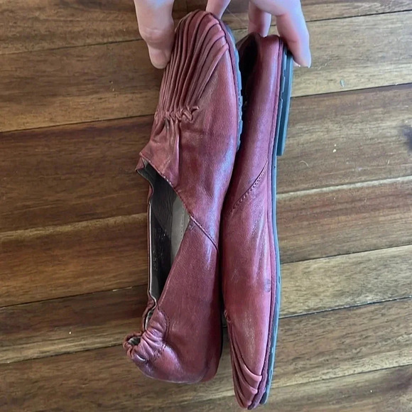 Chocolate Blu flats - Picture 8 of 10